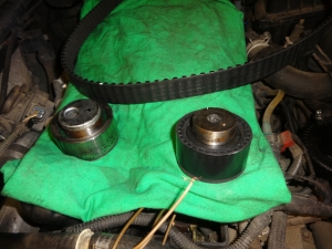 Numontuotas variklio paskirstymo diržas
